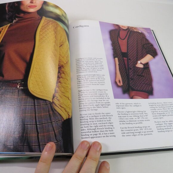 SINGER Sewing with Knits Hardback 11x8.5" (has handwritten notes) 125pgs - Picture 9 of 16